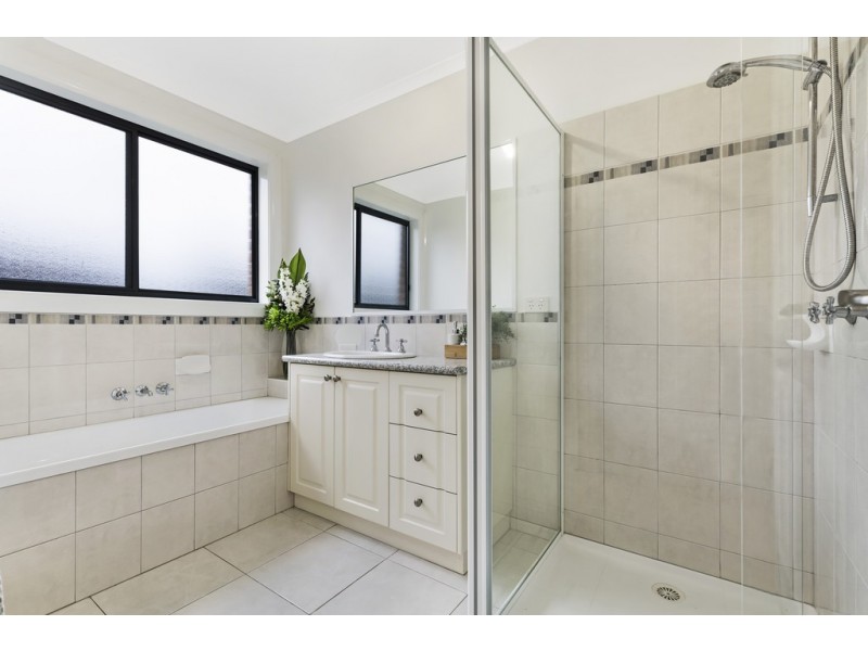 2 Modestino Place, Mitchell Park VIC 3355