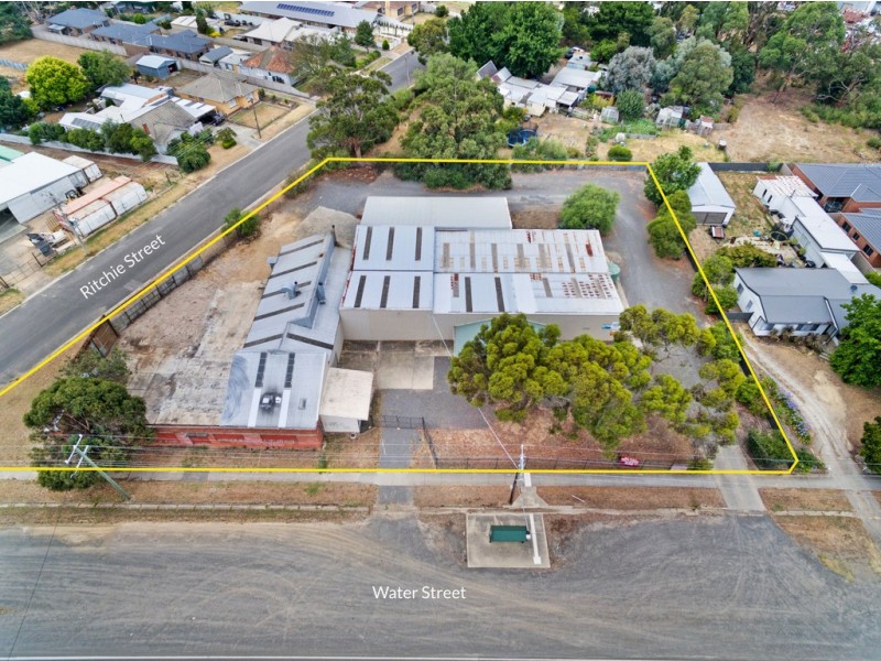 40 Water St, Brown Hill VIC 3350