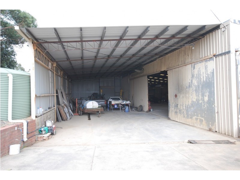 40 Water St, Brown Hill VIC 3350