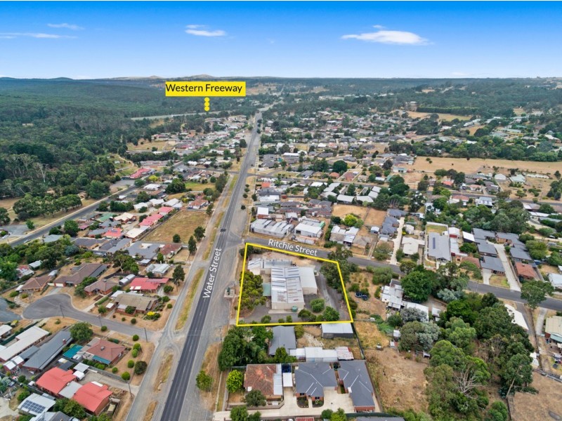 40 Water St, Brown Hill VIC 3350