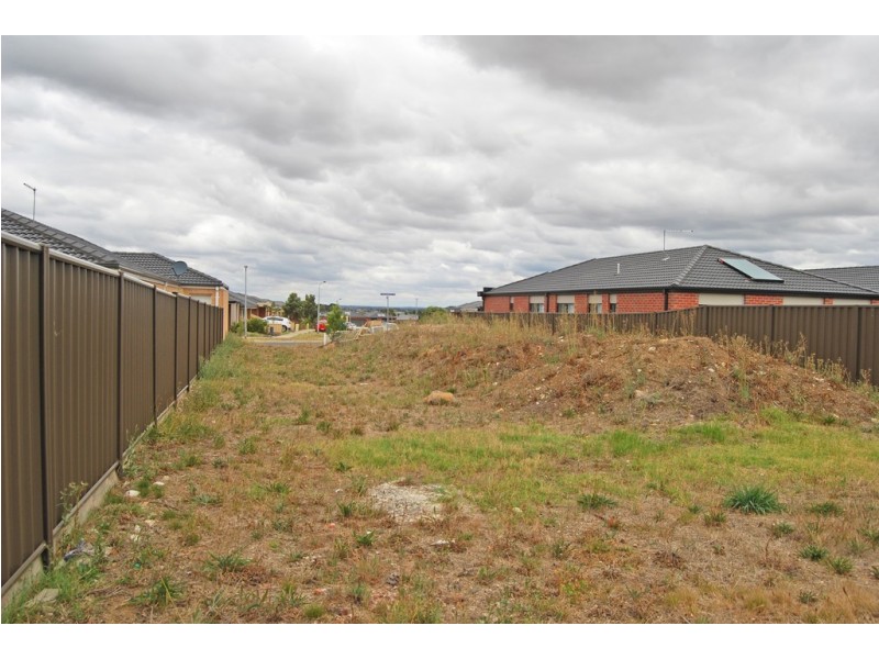 42 Baudinette Drive, Sebastopol VIC 3356