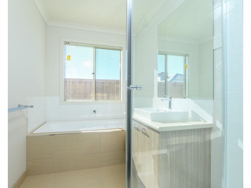 4 Sunbeam Street, Smythes Creek VIC 3351