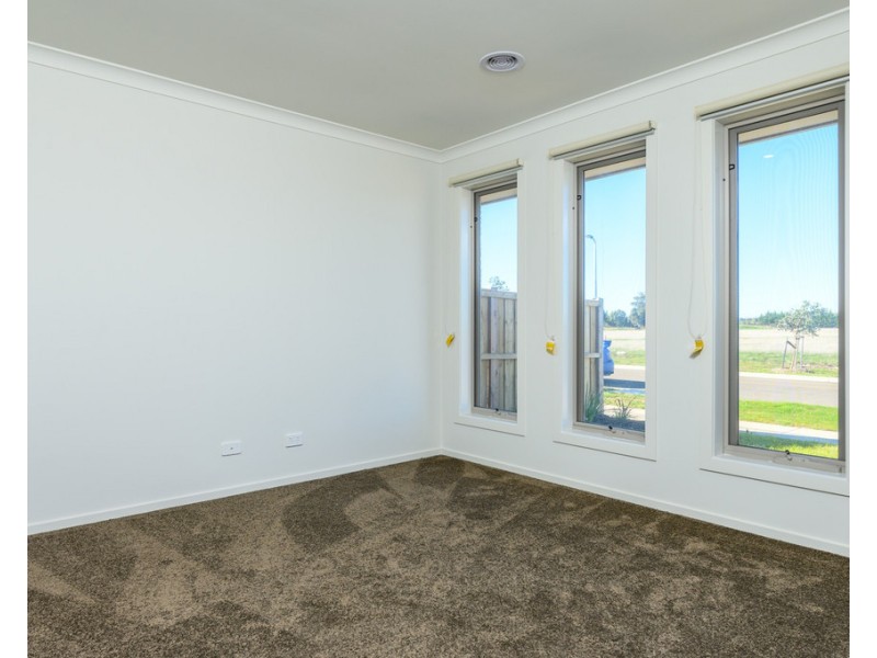 4 Sunbeam Street, Smythes Creek VIC 3351