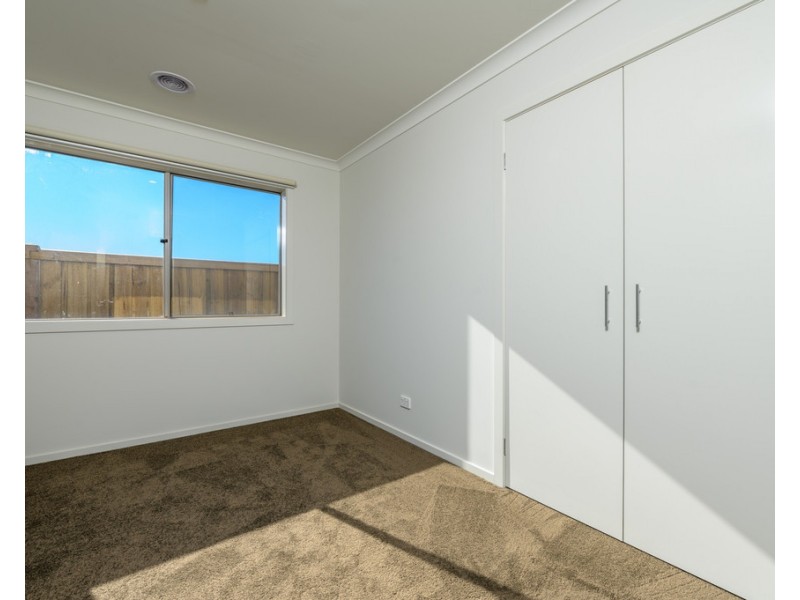 4 Sunbeam Street, Smythes Creek VIC 3351