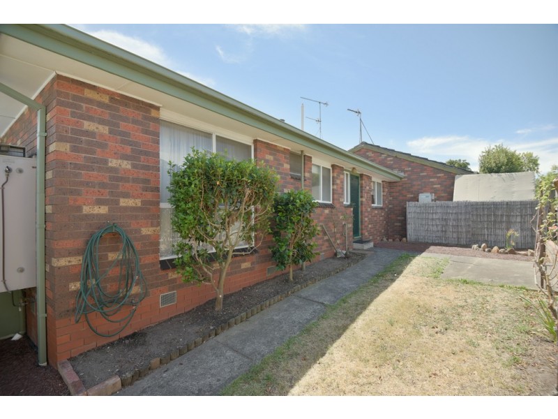 2/513 Ligar Street, Soldiers Hill VIC 3350