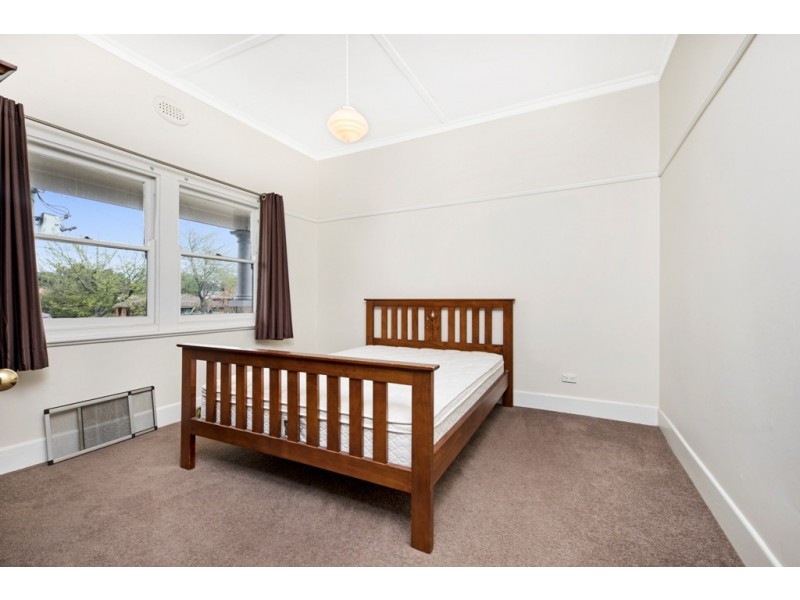 1/395a Humffray Street North, Brown Hill VIC 3350