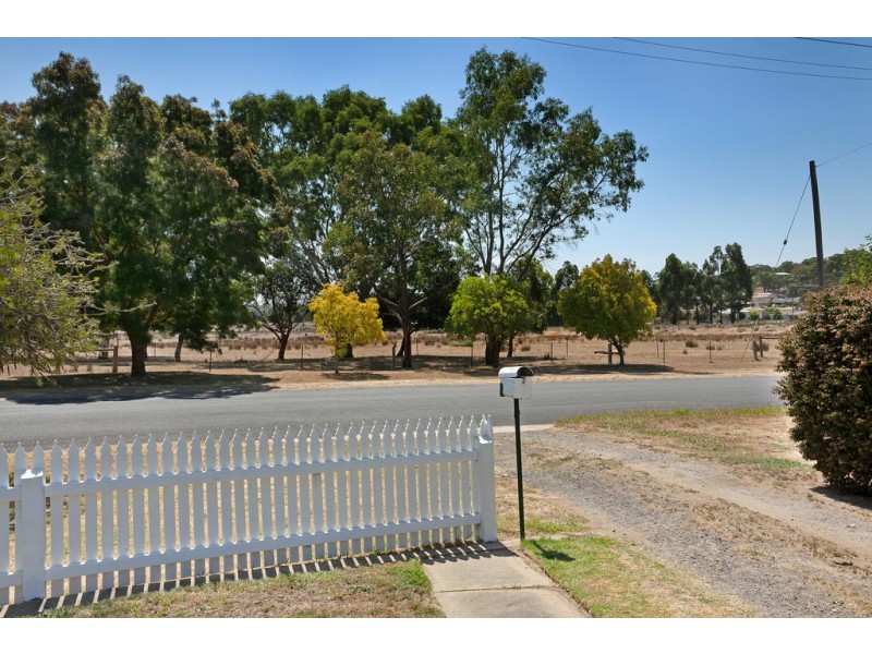 31 Burke Street, Beaufort VIC 3373