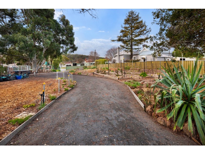 54 and 54A Neill Street, Beaufort VIC 3373