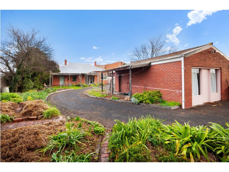 54 and 54A Neill Street, Beaufort VIC 3373