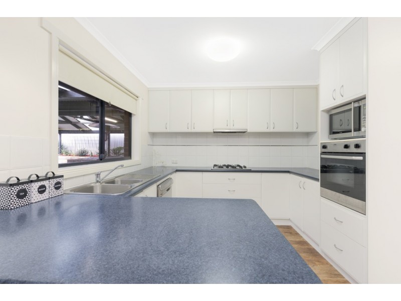 5 McAuley Drive, Brown Hill VIC 3350