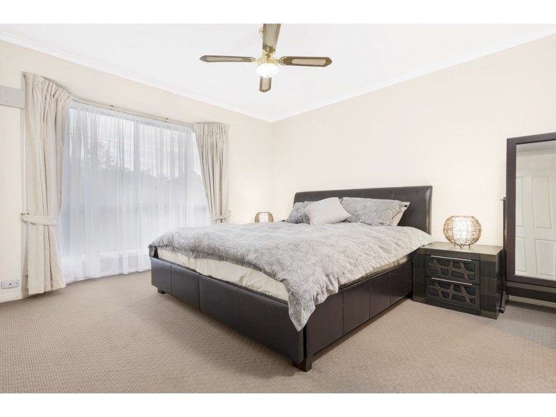 5 McAuley Drive, Brown Hill VIC 3350