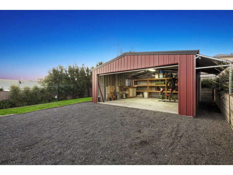 5 McAuley Drive, Brown Hill VIC 3350