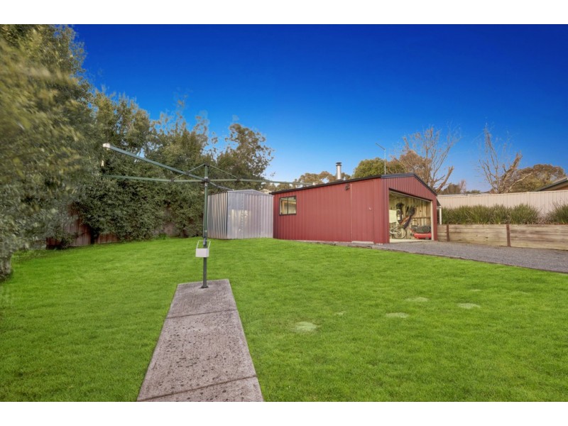 5 McAuley Drive, Brown Hill VIC 3350