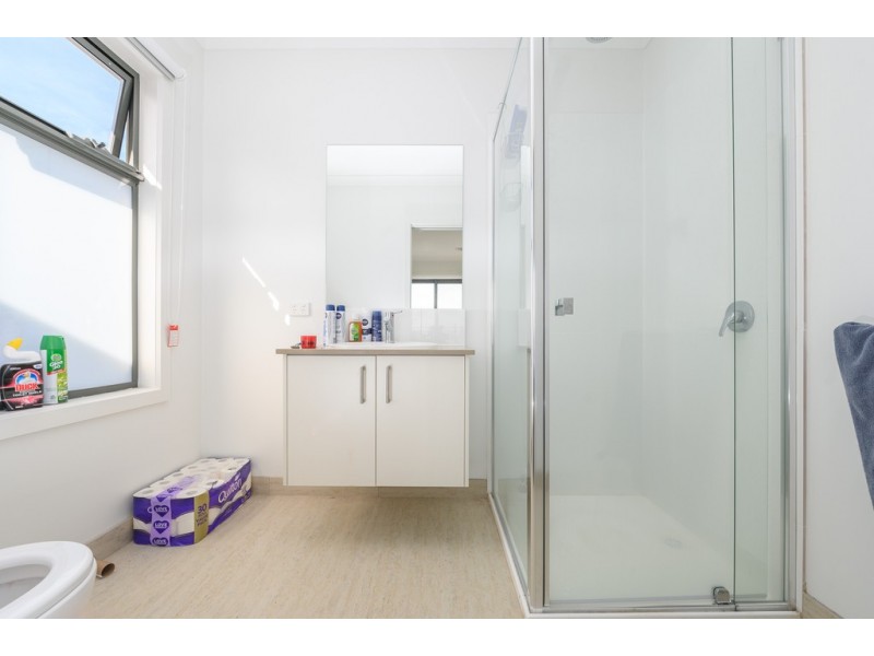 2/1106a Gregory Street, Lake Wendouree VIC 3350