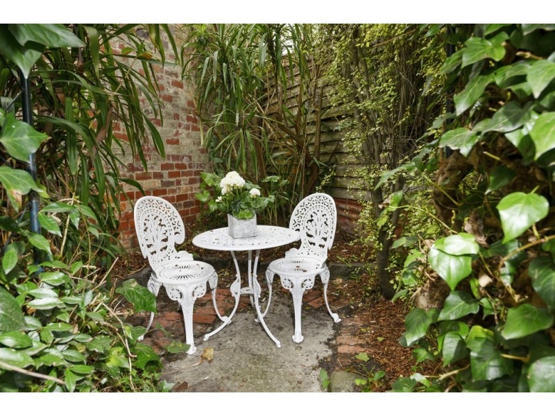 4 Doveton Crescent, Soldiers Hill VIC 3350