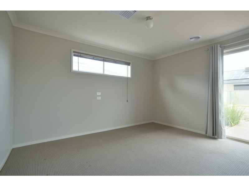 23 Macquarie Close, Delacombe VIC 3356