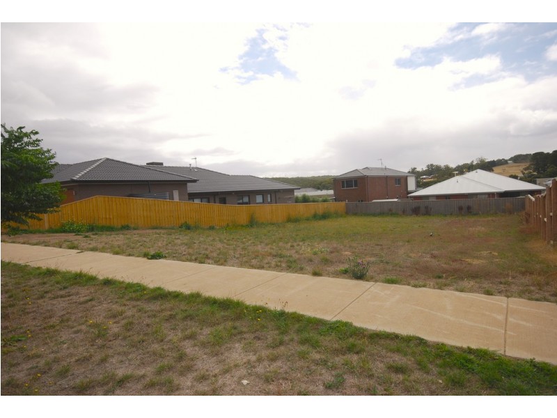 38 Apple Orchard Drive, Brown Hill VIC 3350