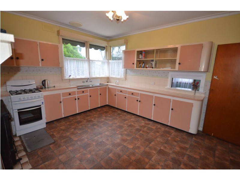 102 Montgomery Street, Skipton VIC 3361