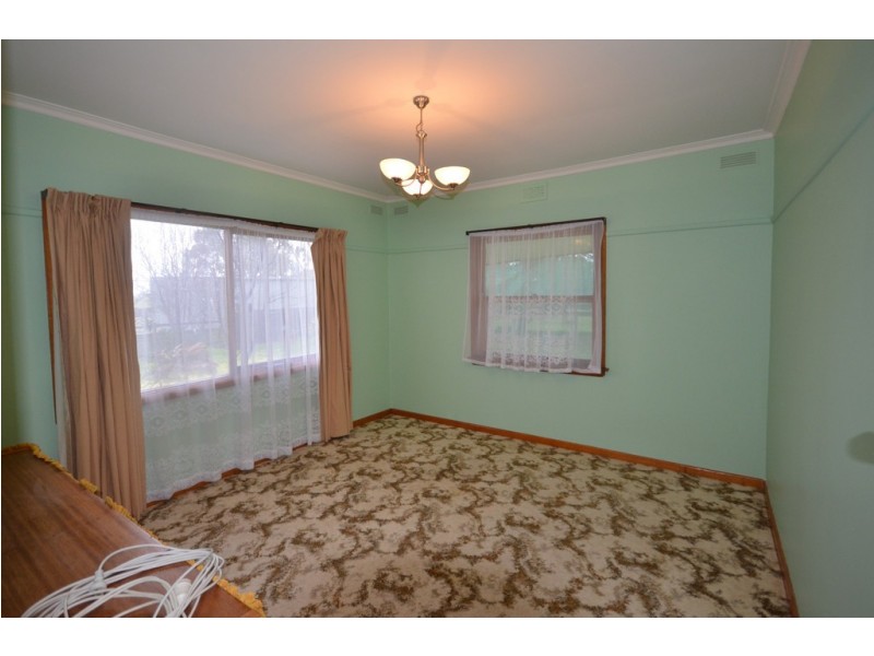 102 Montgomery Street, Skipton VIC 3361