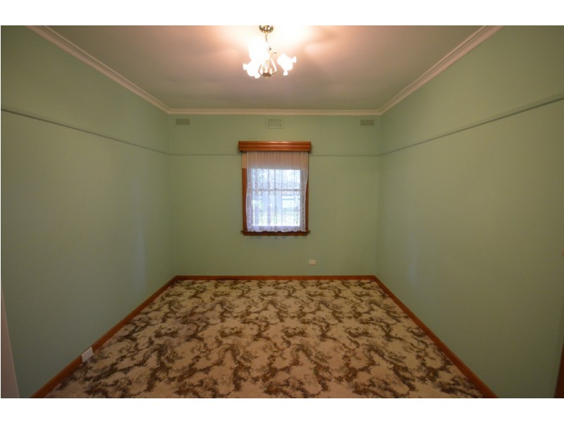 102 Montgomery Street, Skipton VIC 3361