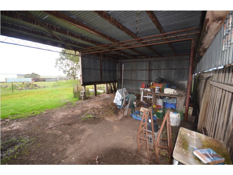 102 Montgomery Street, Skipton VIC 3361