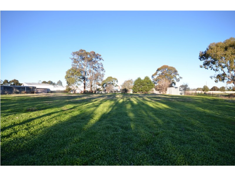 102 Montgomery Street, Skipton VIC 3361