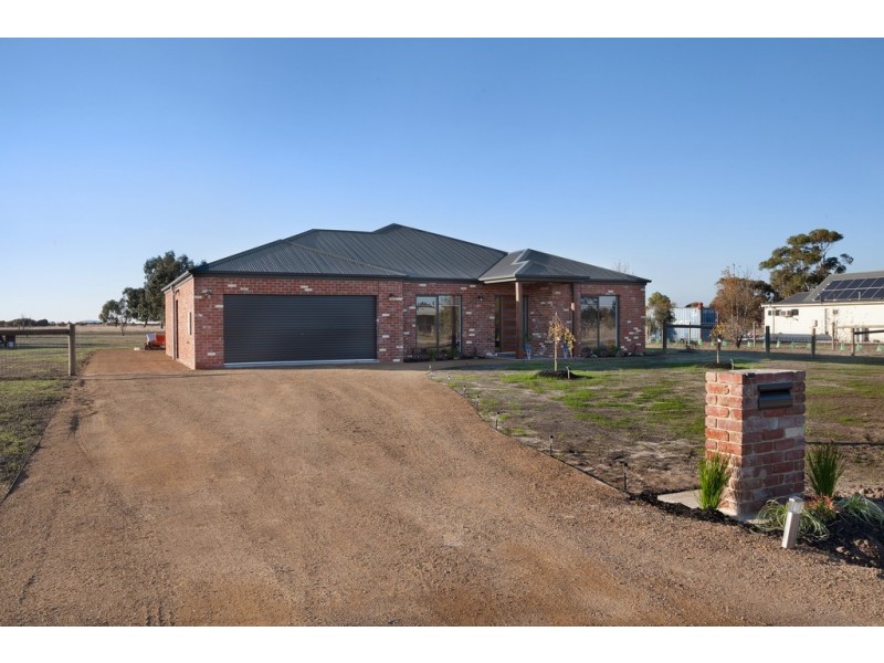 61 Albert Street, Clunes VIC 3370