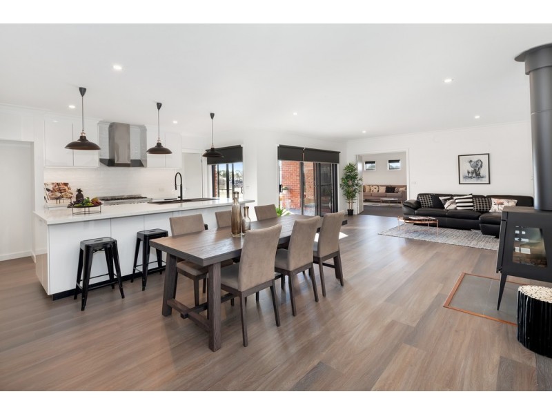 61 Albert Street, Clunes VIC 3370