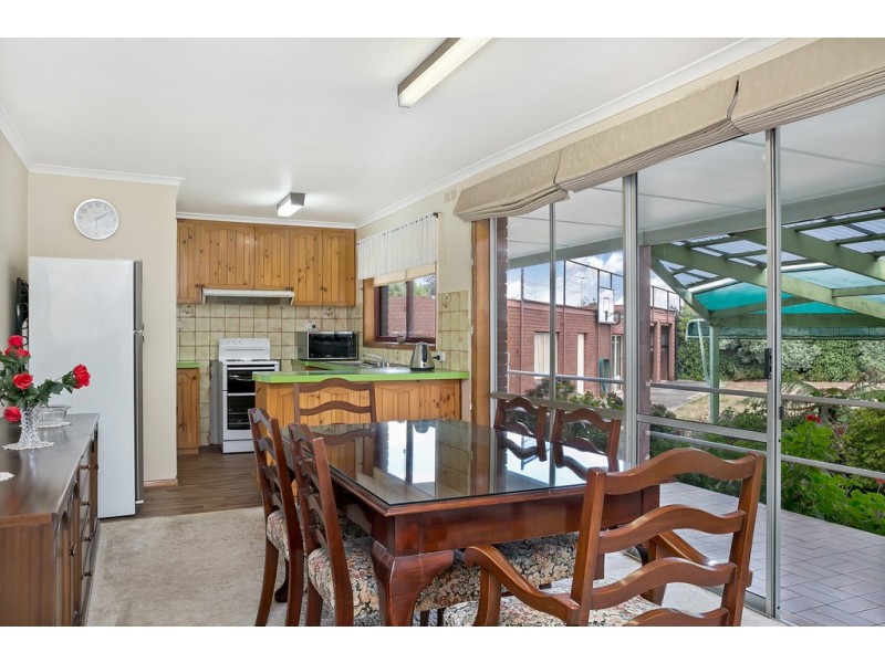 2 Lynne Court, Delacombe VIC 3356