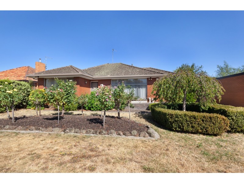 24 Vale Street, Alfredton VIC 3350