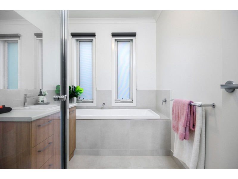 35 Bradby Avenue, Mount Clear VIC 3350