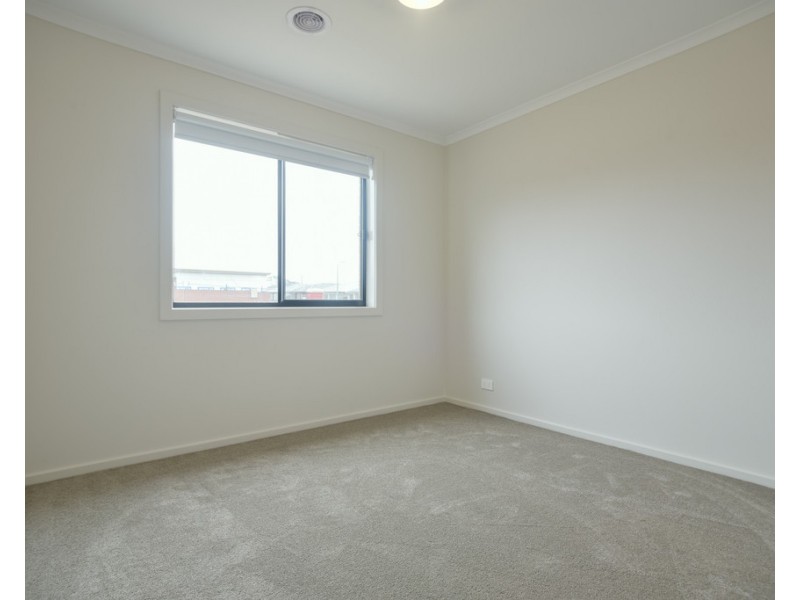 29 Cinnamon Drive, Lake Gardens VIC 3355