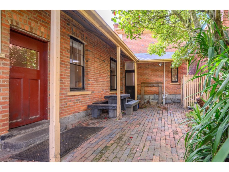 329 Armstrong Street North, Soldiers Hill VIC 3350
