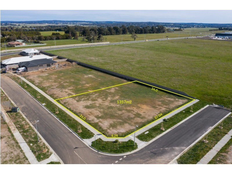 4 (Lot 35) Dumenils Way, Delacombe VIC 3356