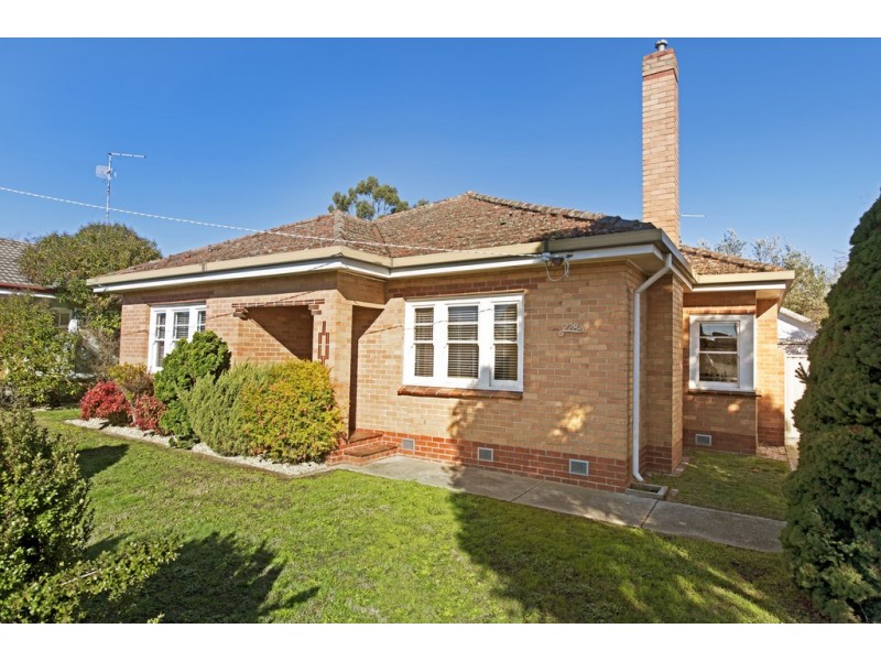 228 Main Road, Golden Point VIC 3350