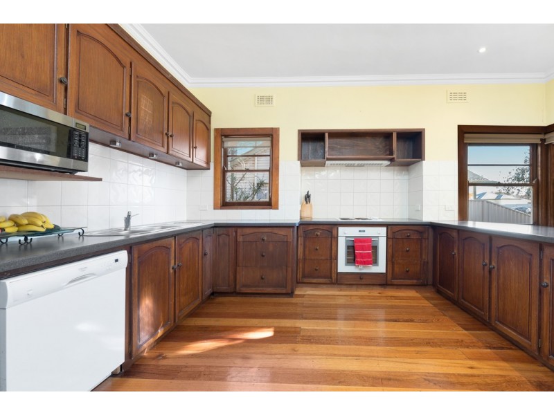 228 Main Road, Golden Point VIC 3350