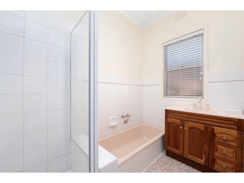 228 Main Road, Golden Point VIC 3350