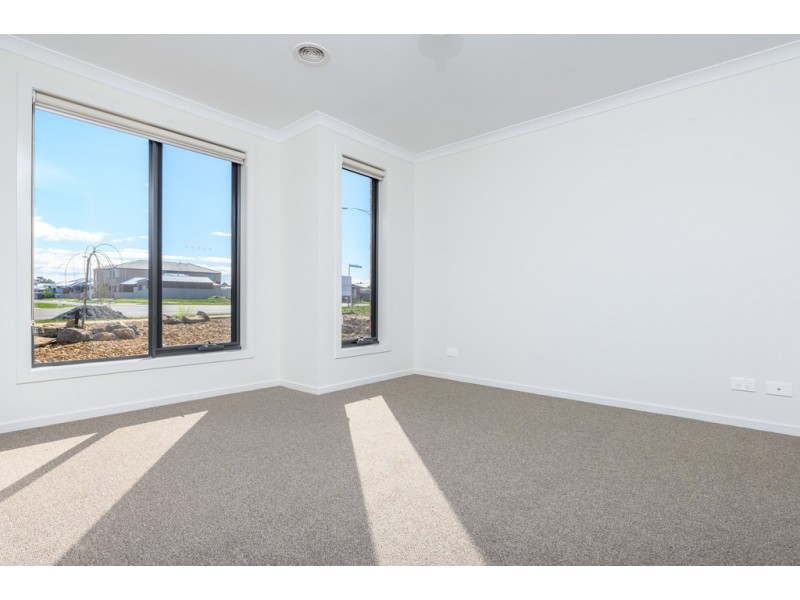 89 Ascot Gardens Drive, Delacombe VIC 3356