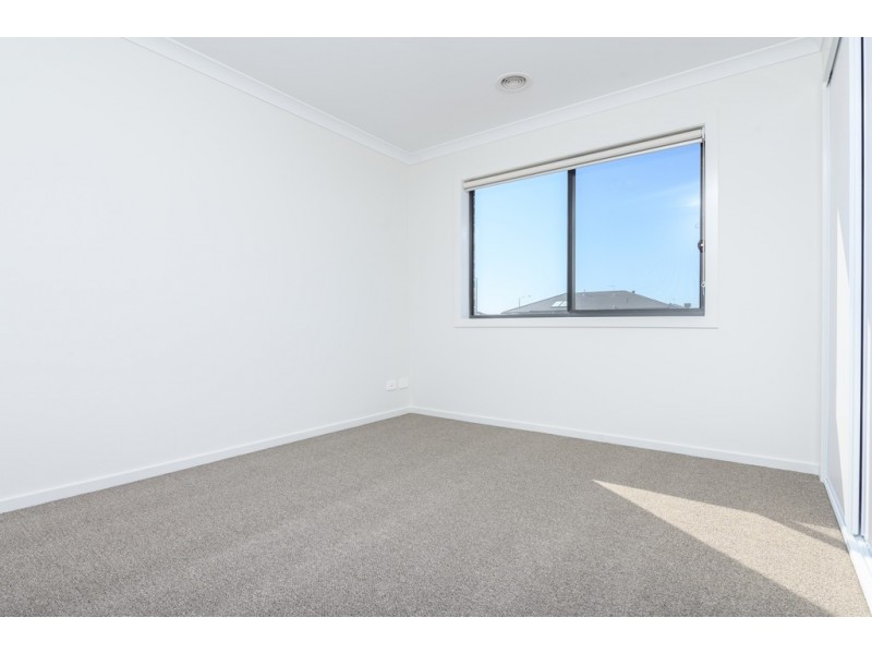 89 Ascot Gardens Drive, Delacombe VIC 3356