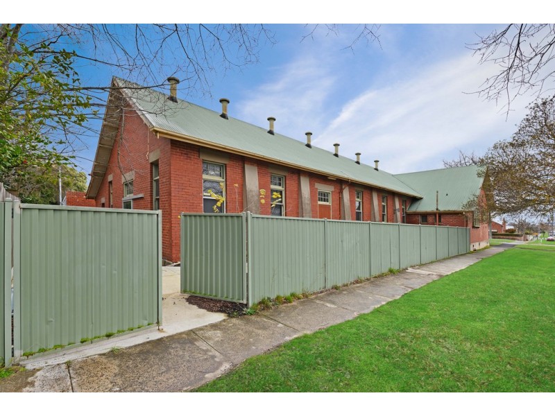 820 Armstrong St Nth, Soldiers Hill VIC 3350