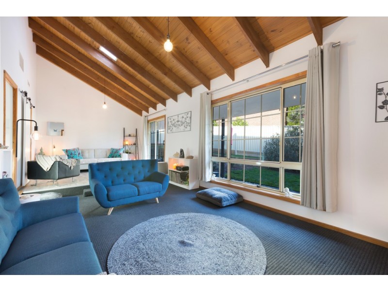 4 Hakea Court, Mount Helen VIC 3350