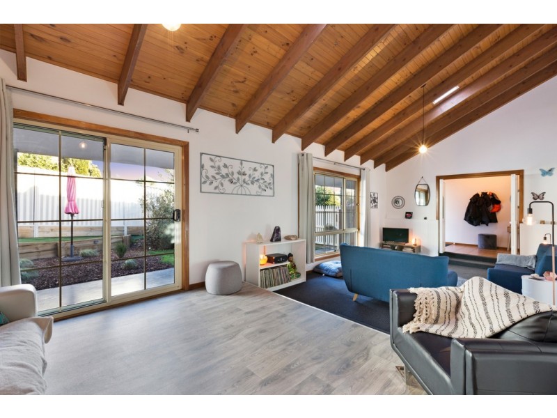 4 Hakea Court, Mount Helen VIC 3350