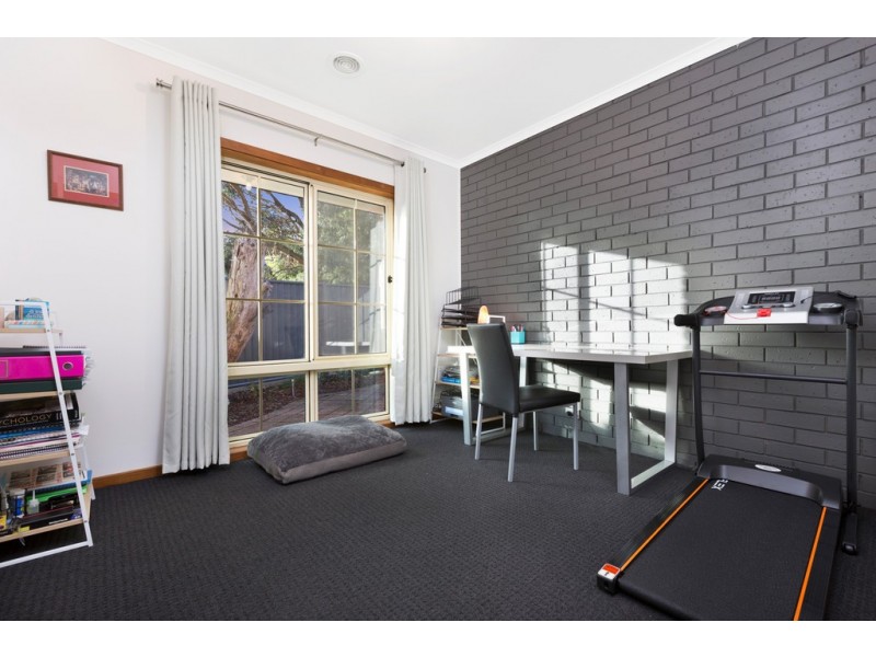 4 Hakea Court, Mount Helen VIC 3350