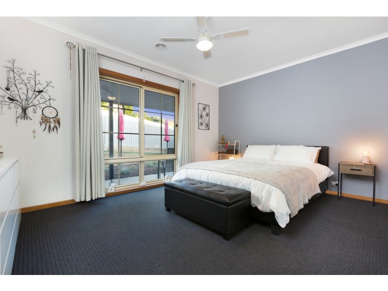 4 Hakea Court, Mount Helen VIC 3350