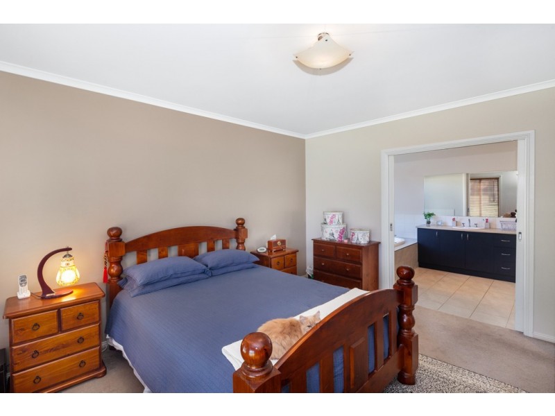 2028 Glenelg Highway, Scarsdale VIC 3351