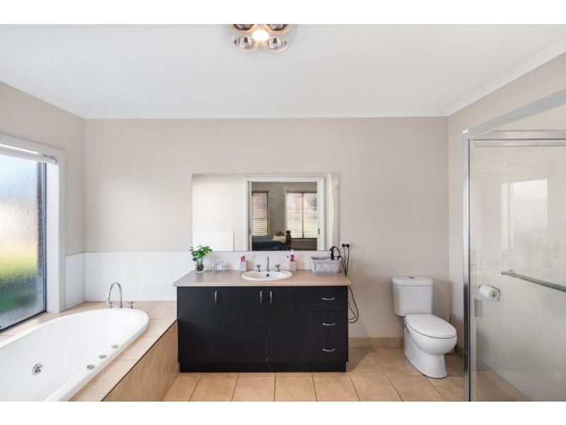 2028 Glenelg Highway, Scarsdale VIC 3351