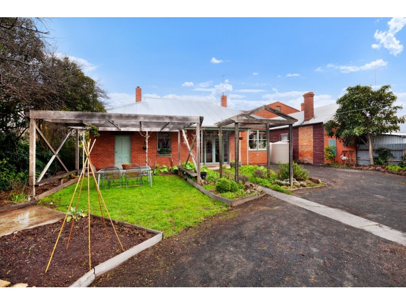 54 and 54A Neill St, Beaufort VIC 3373