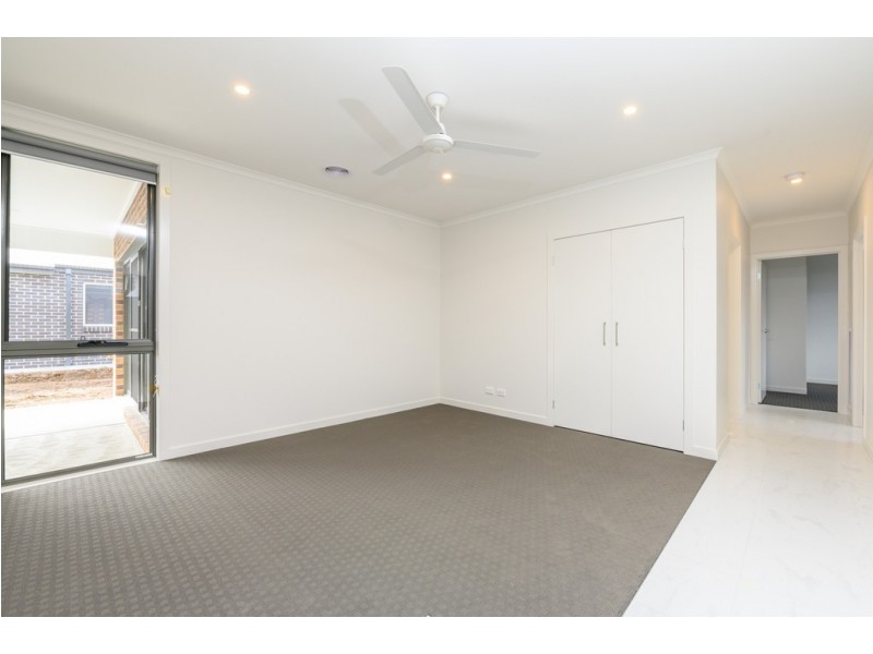 31 Roscommon Avenue, Alfredton VIC 3350