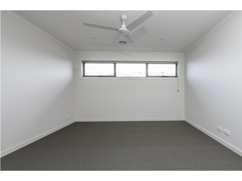 31 Roscommon Avenue, Alfredton VIC 3350