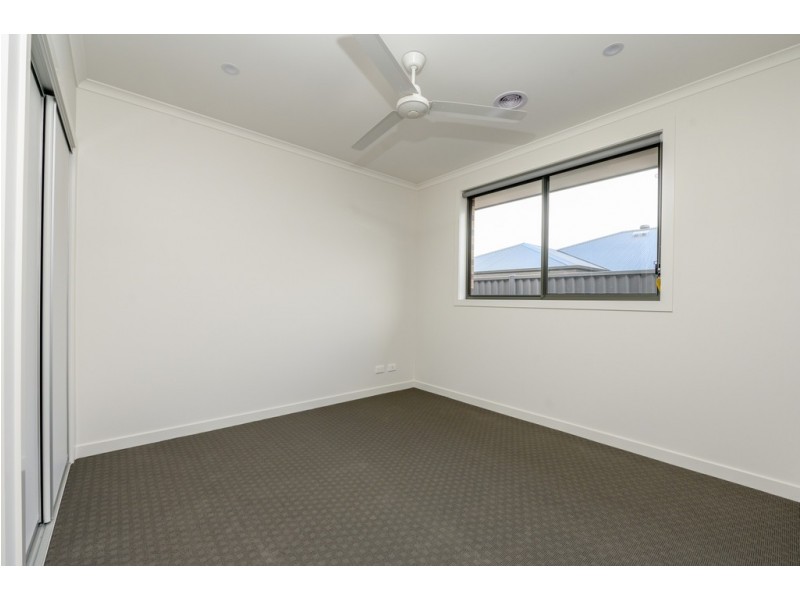 31 Roscommon Avenue, Alfredton VIC 3350